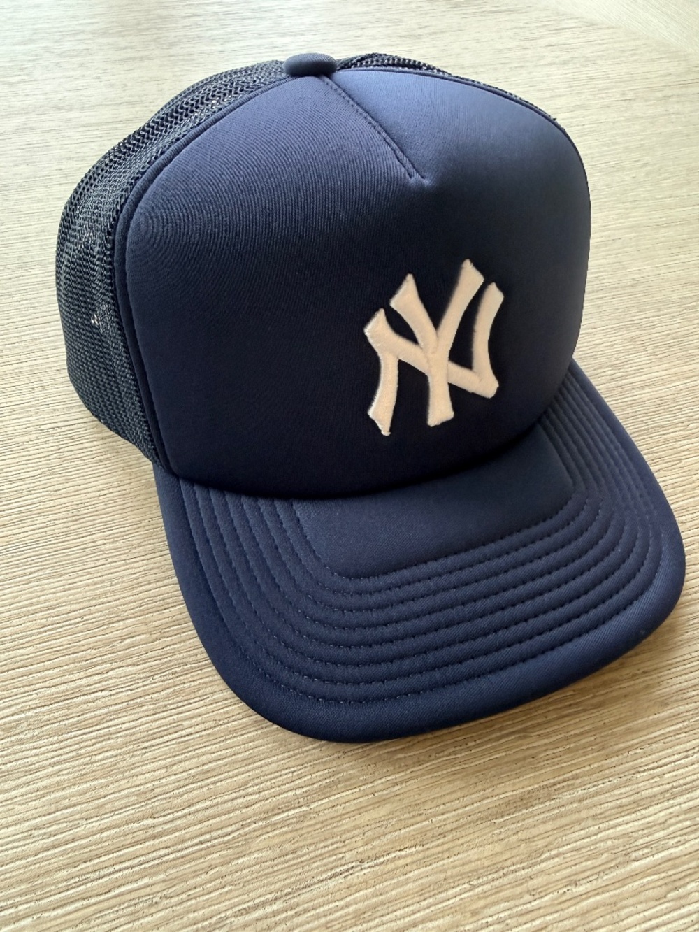 Mitchell & Ness Yankee Trucker Hat